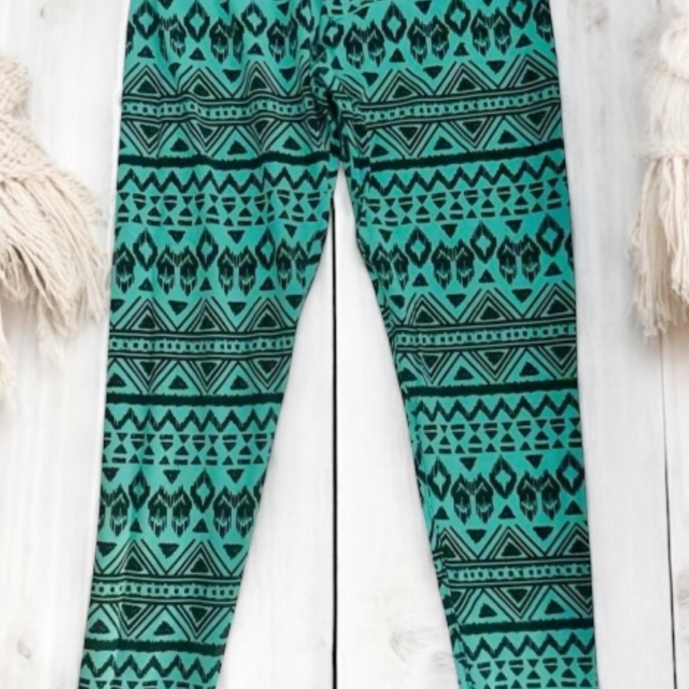 Trendy Boho geometric turquoise & black Aztec leggings S
